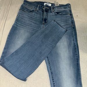 Levi’s Mid-rise skinny jeans